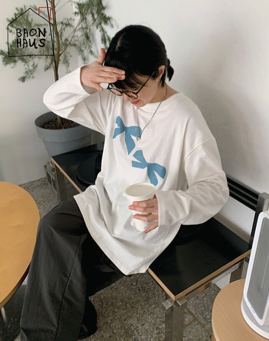 [BAONHAUS] 유니스 루즈핏 리본 프린팅 티셔츠 (2color)